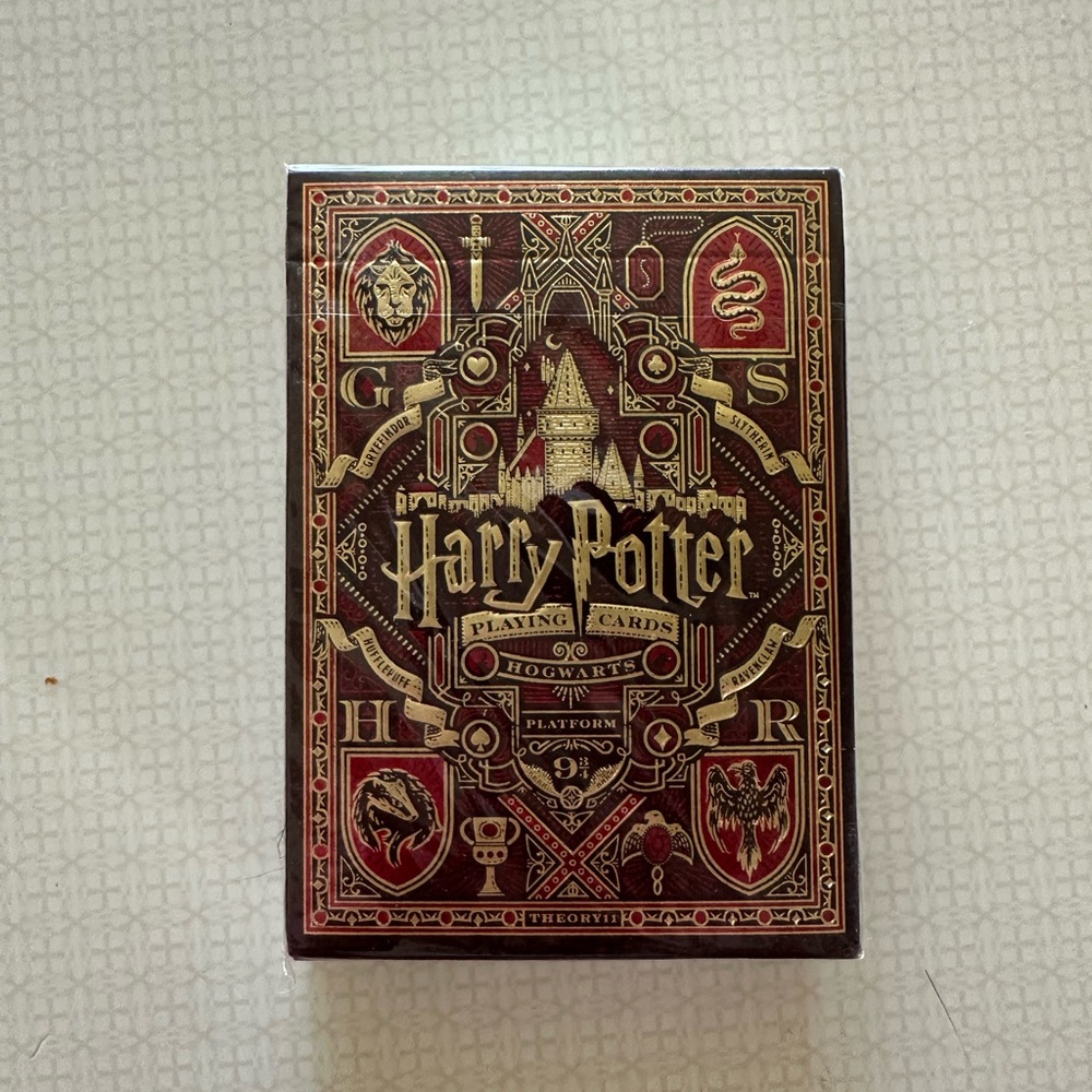 Theory Harry Potter Playing Cards - Red and Gold